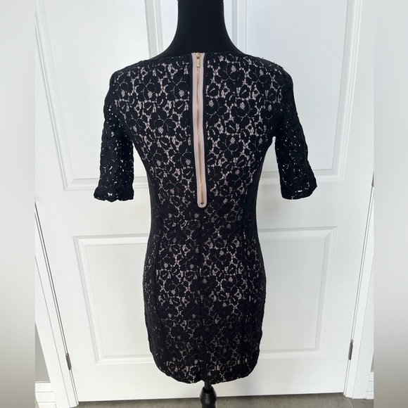 Kenneth Cole lace shift dress size 0 item 06-23 - Picture 4 of 11